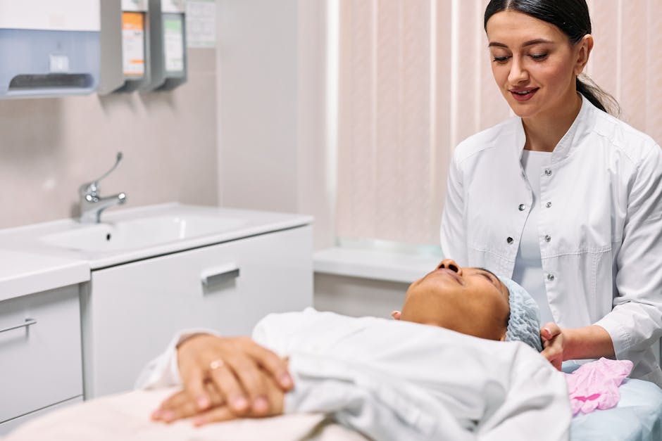 Mastering the Skincare Consultation: A Pro's Guide to Boosting Sales & Loyalty